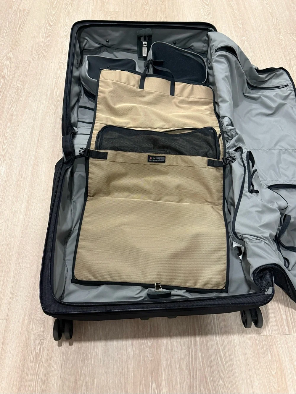 Victorinox Black Rolling Laptop Case with Telescopic Handle